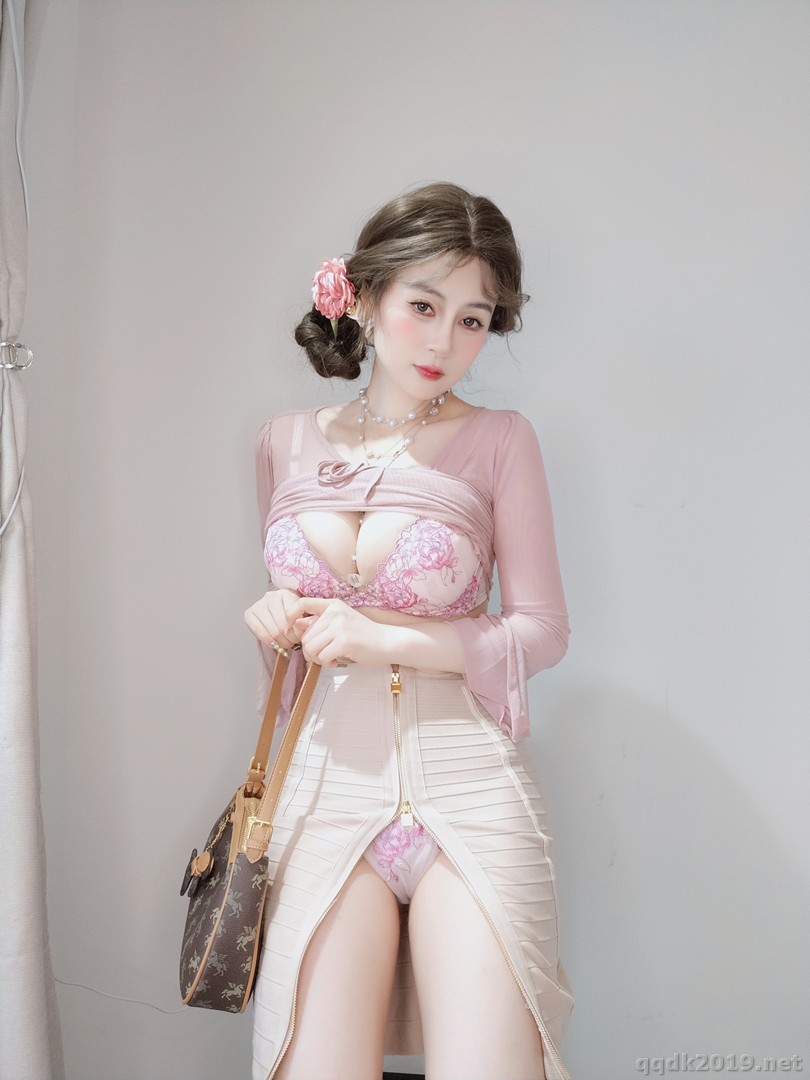 Cosplay-silver-81-2024-12-2005.jpg