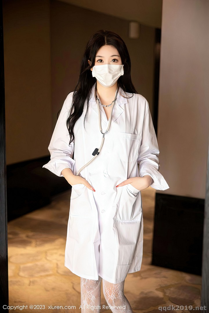XIUREN-No.6130-Jiang-Zhen-Zhen-004.jpg