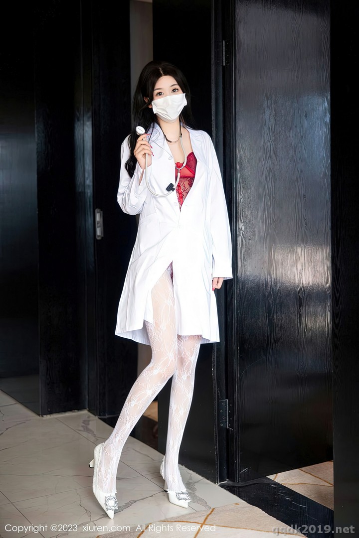 XIUREN-No.6130-Jiang-Zhen-Zhen-009.jpg
