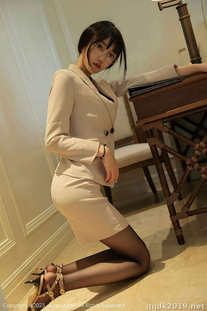 XIUREN-No.6428-yue-er-yue-er-010.jpg