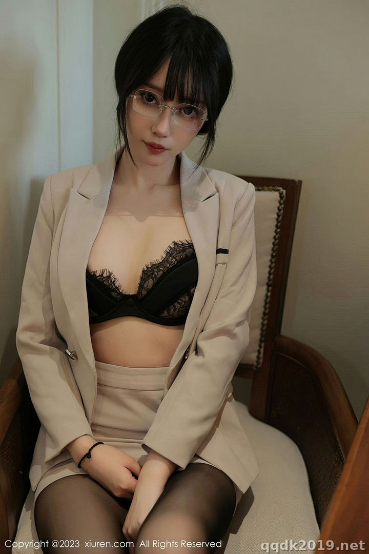 XIUREN-No.6428-yue-er-yue-er-022.jpg