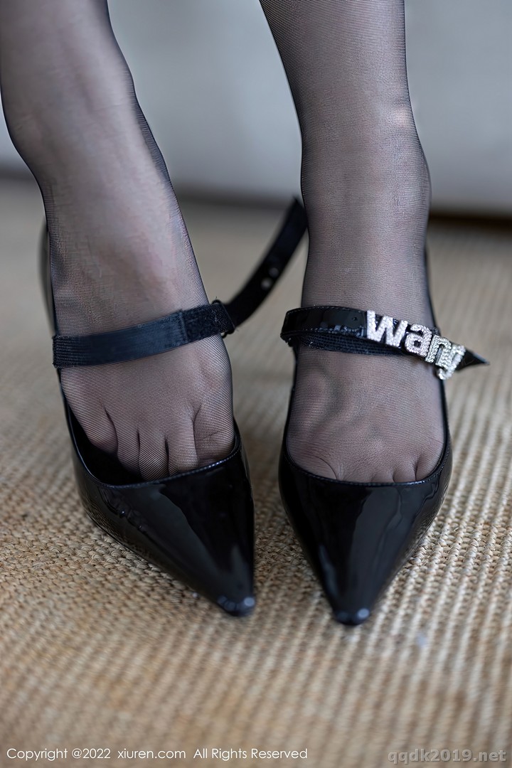 XIUREN-No.5837-Ke-Le-Vicky-Vicky-082.jpg