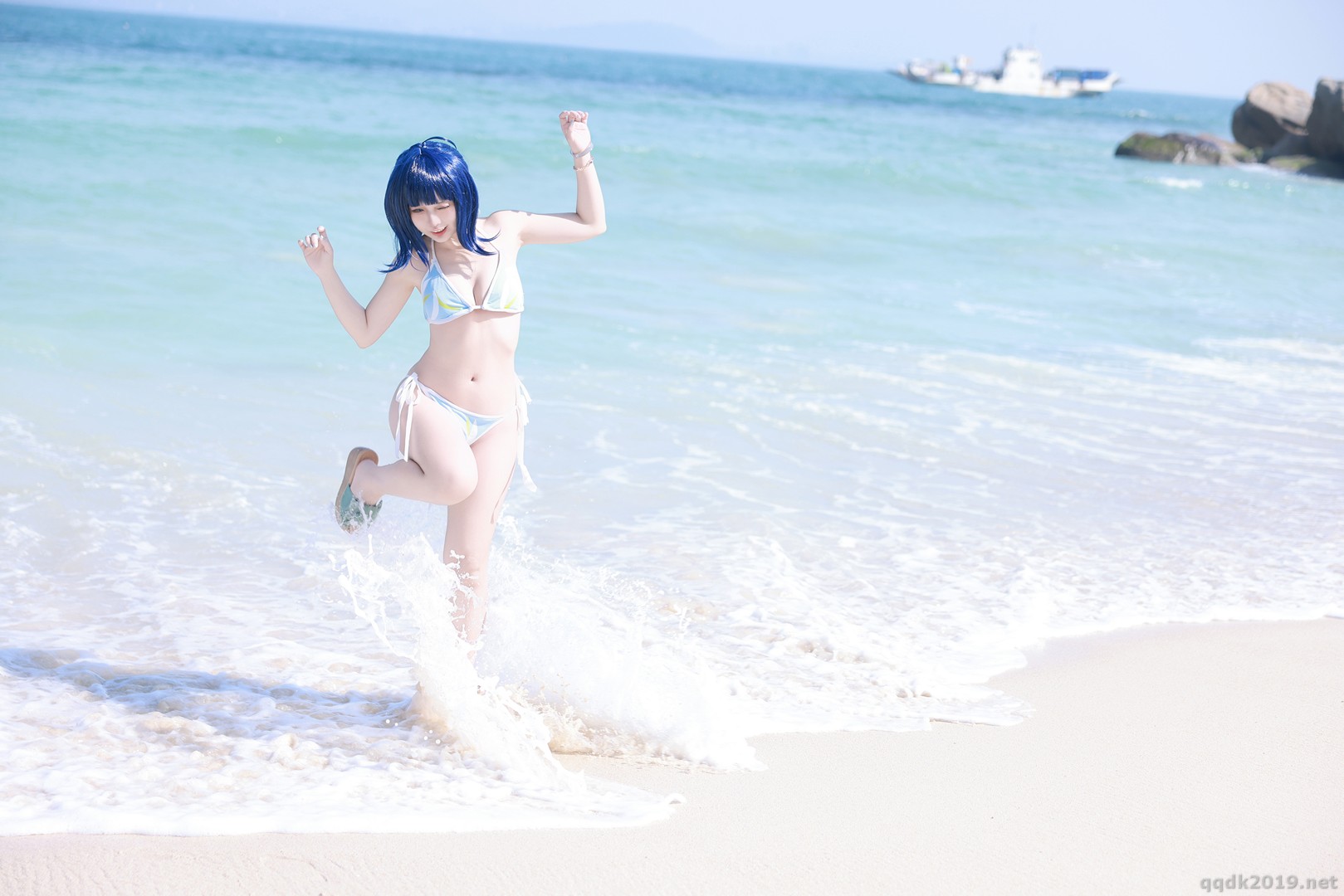 Cosplay-G44-wont-get-hurt-Hachina-Miankai-Swimsuit-004.jpg