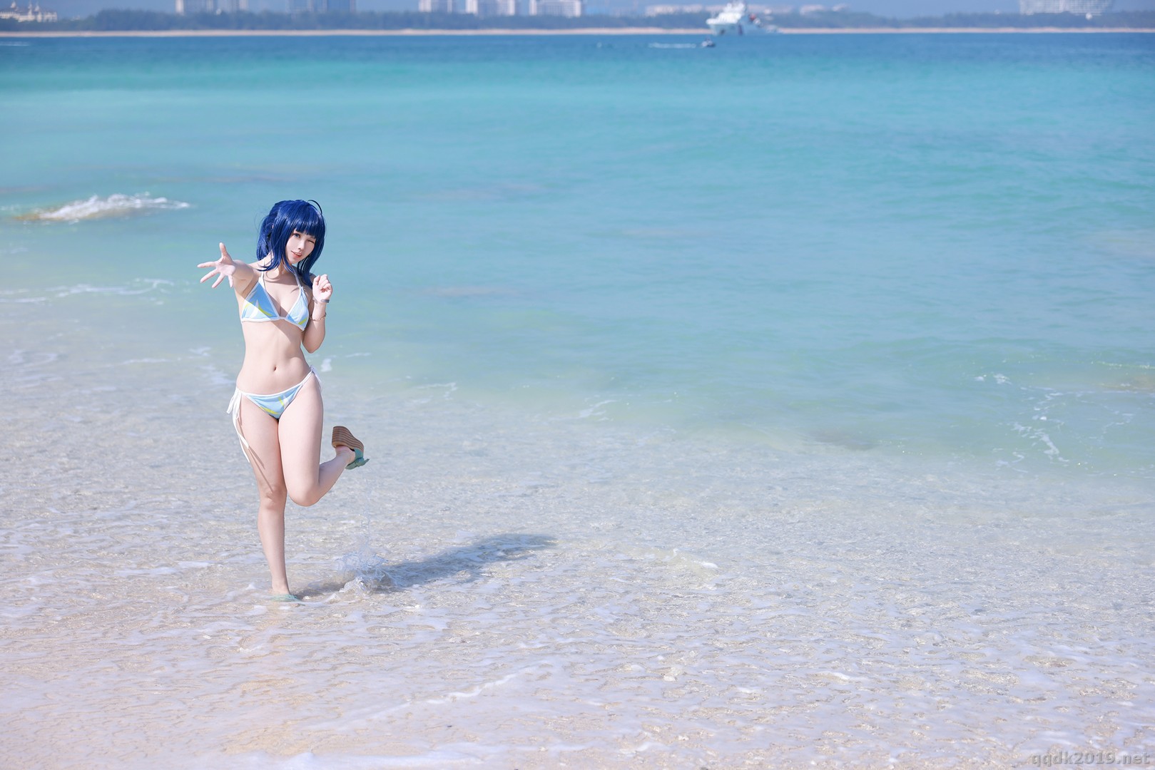 Cosplay-G44-wont-get-hurt-Hachina-Miankai-Swimsuit-019.jpg