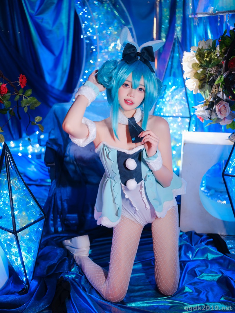Coser-MIKU-001.jpg