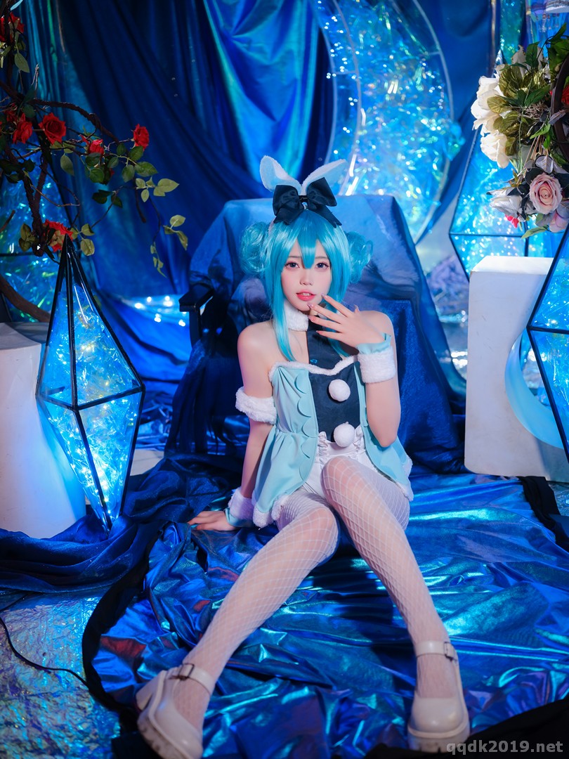 Coser-MIKU-002.jpg
