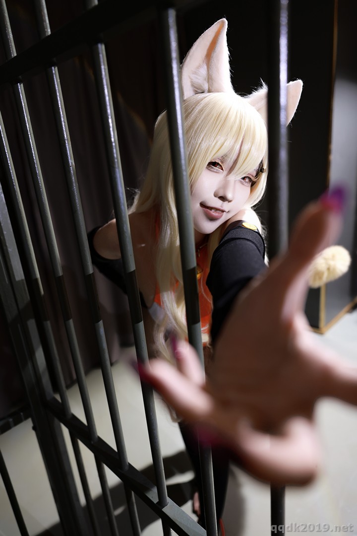Cosplay-G44-wont-get-hurt-Alice-a-supernatural-girl-007.jpg