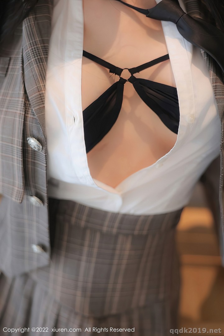 XIUREN-No.5902-Tian-Bing-Bing-014.jpg