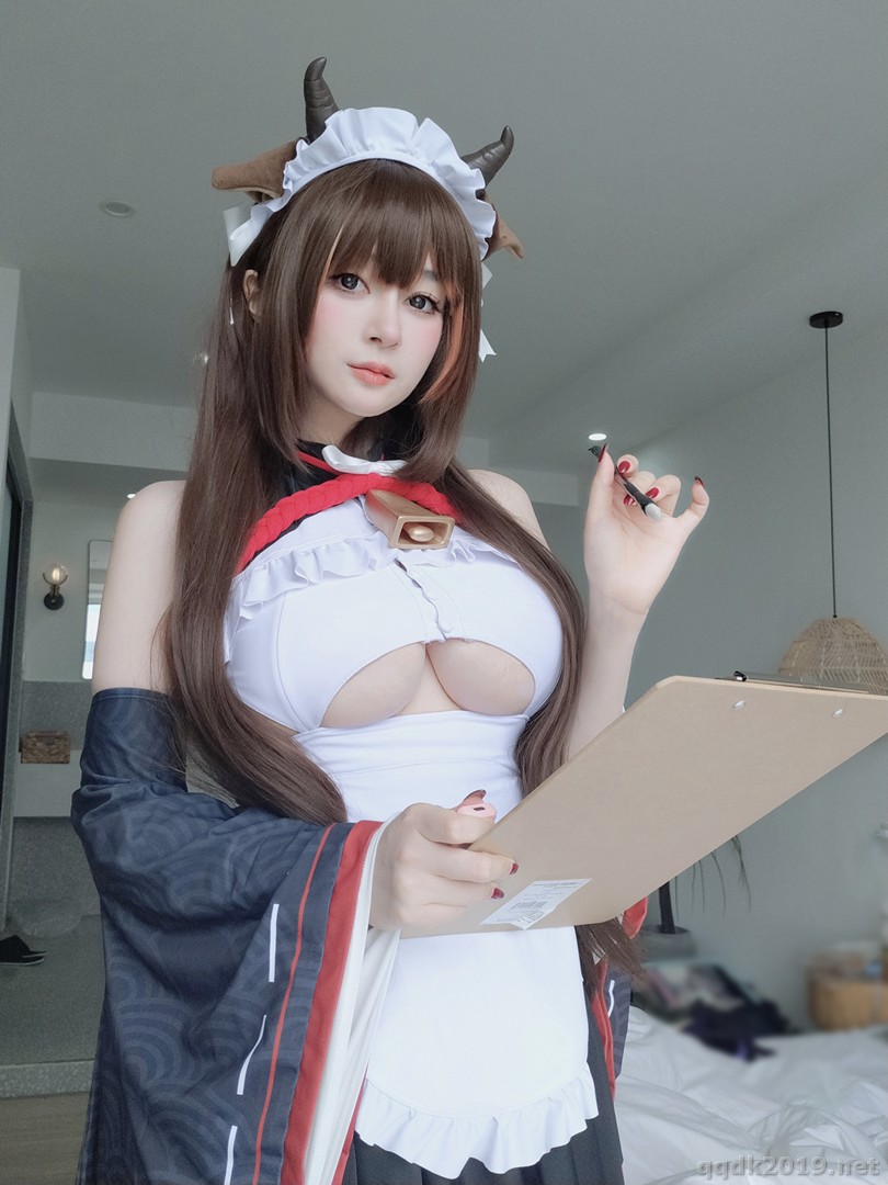 Coser-baiyin811-003.jpg